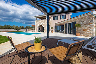 Exterior 01