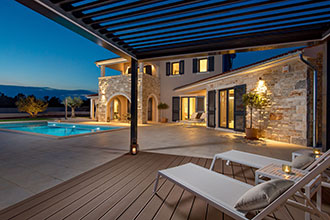 Exterior 08
